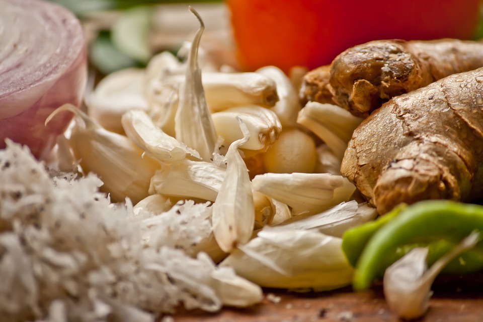 Protect Immune System with Super Power Food - Garlic And Ginger
